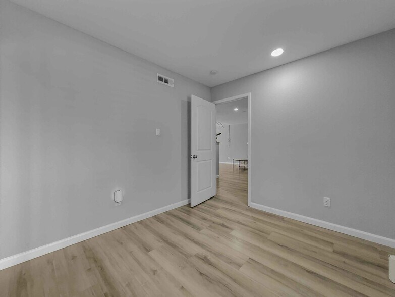 Building Photo - 4917 Woodruff Dr