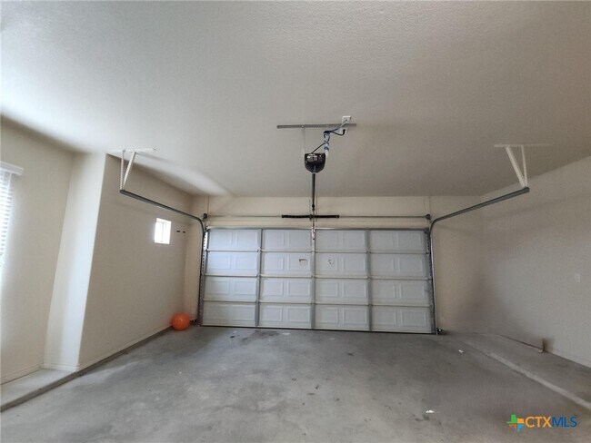 Building Photo - 213 Cammie Dr