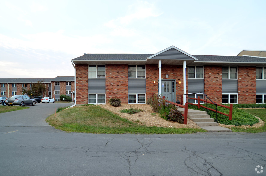 Primary Photo - Sherbrook Apartments