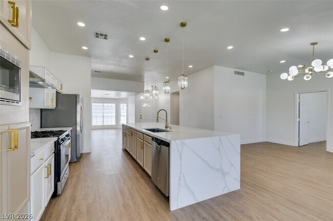 Building Photo - 7824 W Villa Finestra Dr