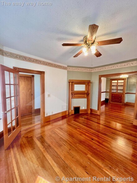 Building Photo - 22 Temple St