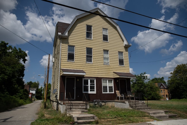 Building Photo - 1017 N Lang Ave