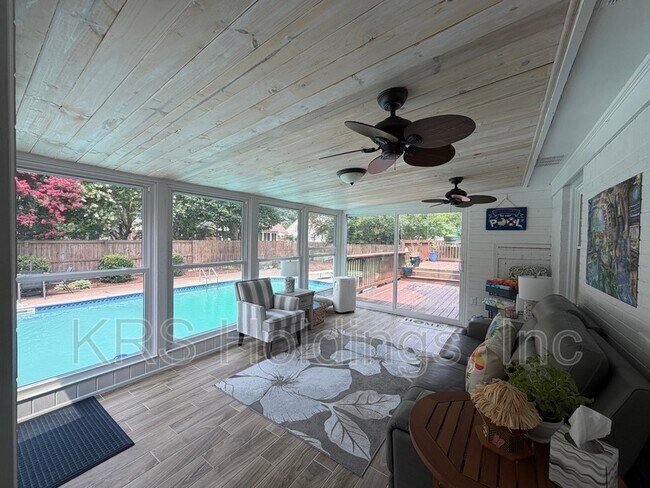 Building Photo - 1520 Woodside Ct