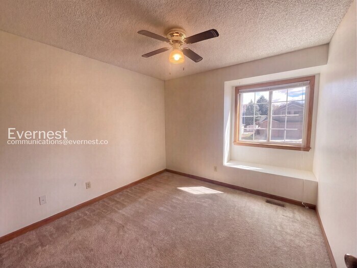 Building Photo - 4930 Sprangler Dr