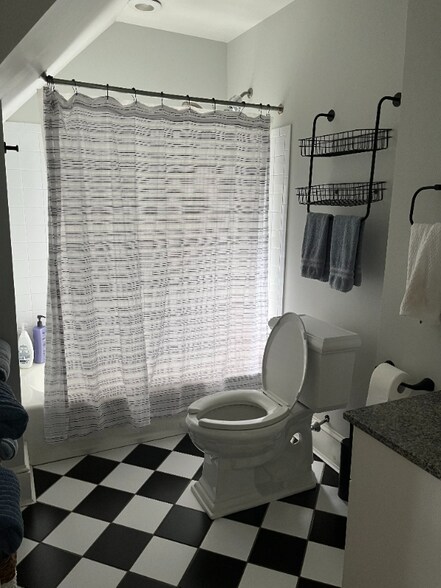 Building Photo - 120 Edwards St