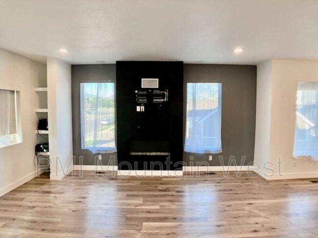 Building Photo - 503 W 2275 N