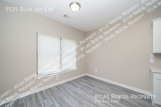 Building Photo - 5525 Blue Jay Cir