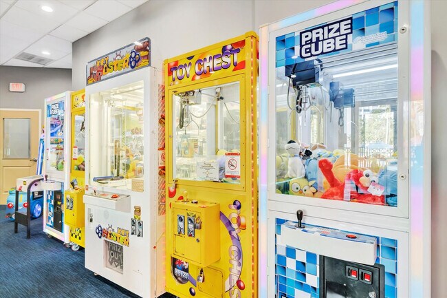 Building Photo - 12562 International Dr