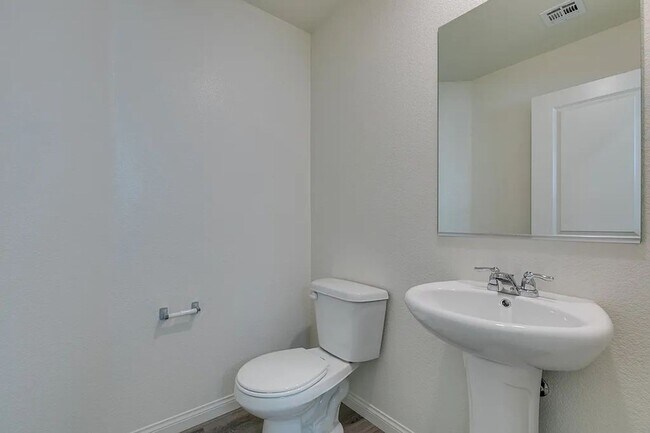 Building Photo - BEAUTIFUL NEW BUILD WITH 3 BEDROOMS, 2.5 B...