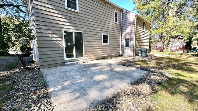 Building Photo - 1271 Hereford Rd