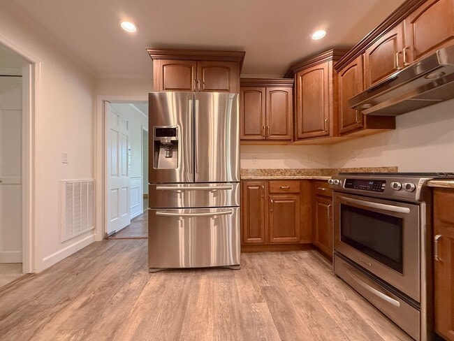 Building Photo - Private 5-Bedroom Dream Home with Creek, Pond & 3 Levels of Living Space