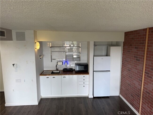 Building Photo - 24055 Paseo Del Lago W