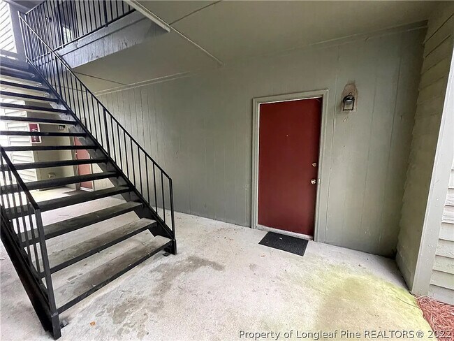 Building Photo - 1885 Tryon Dr