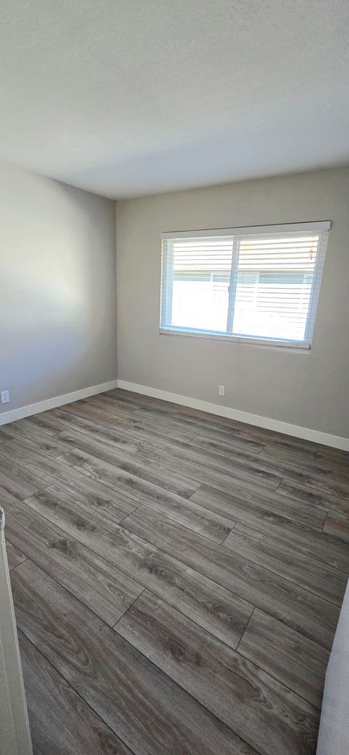 Building Photo - Must see! Beautiful upgraded condo in Thousand Oaks!