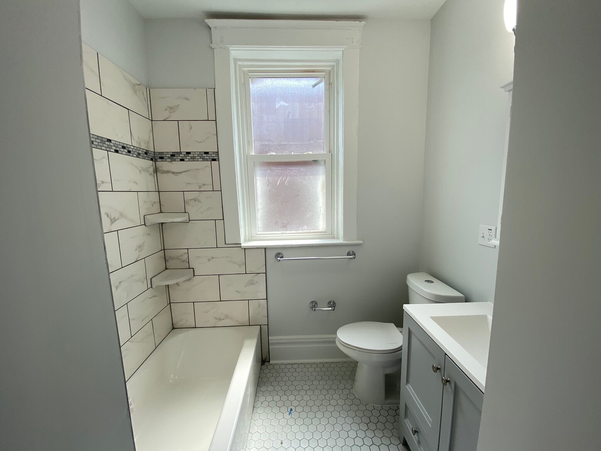 Building Photo - 5920 McPherson Ave