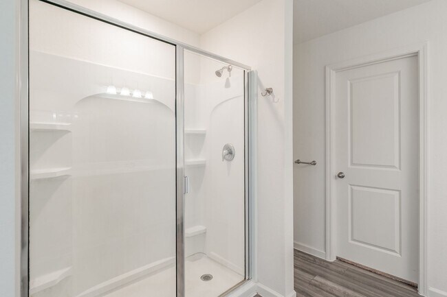 Building Photo - Like new 4 bedroom 2.5 bath in Villages of...