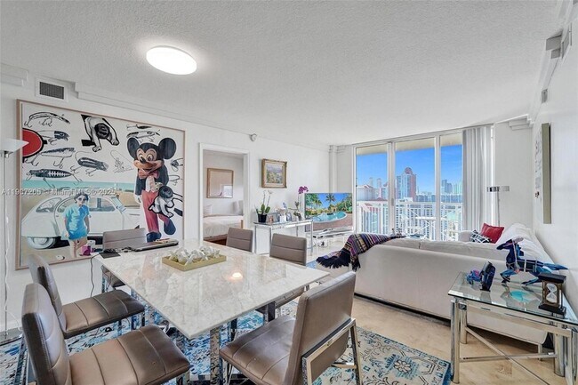 Building Photo - 19501 W Country Club Dr