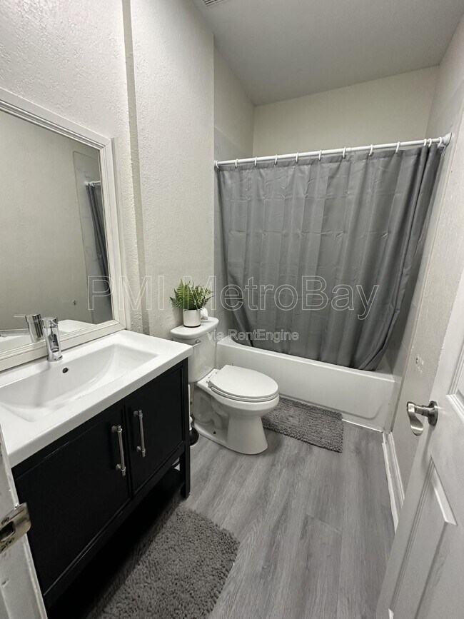 Building Photo - 8210 N Klondyke St