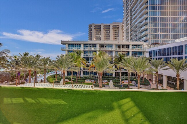 Building Photo - 6801 Collins Ave