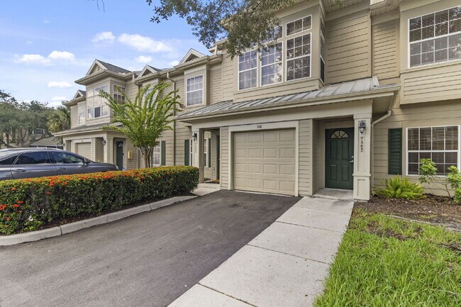 Building Photo - Spacious 3-Bedroom Condo Retreat in Bradenton – Your Perfect Home Awaits!