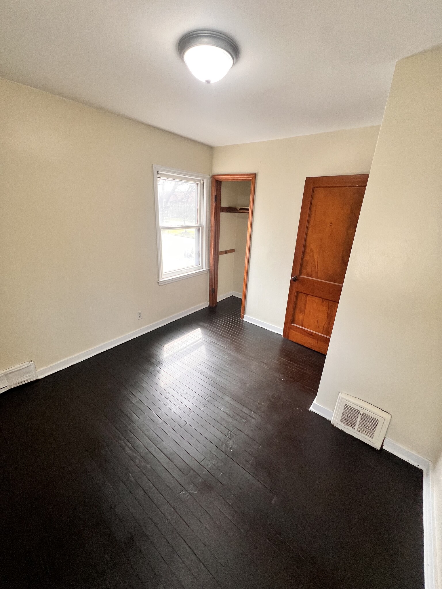 2nd bedroom - 4344 -4346 N Sherman Blvd