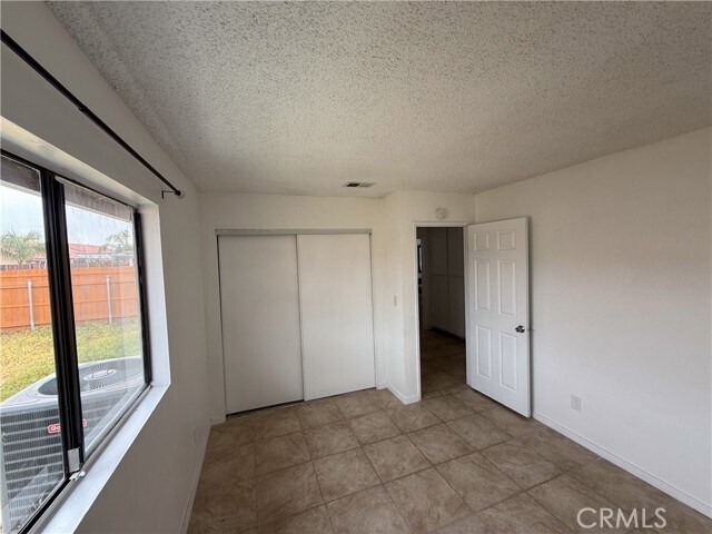 Building Photo - 25274 Woodcreek Ct