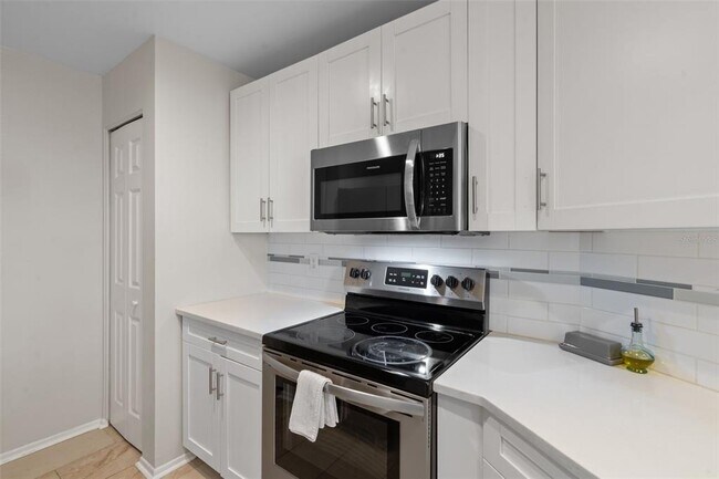 Building Photo - 14733 Norwood Oaks Dr