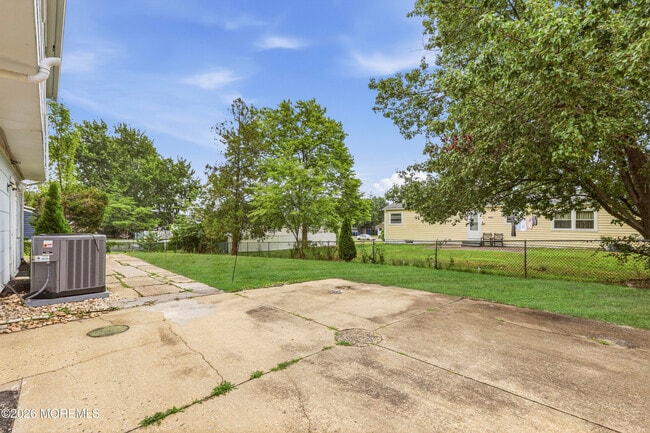 Building Photo - 1029 Lucy Ln