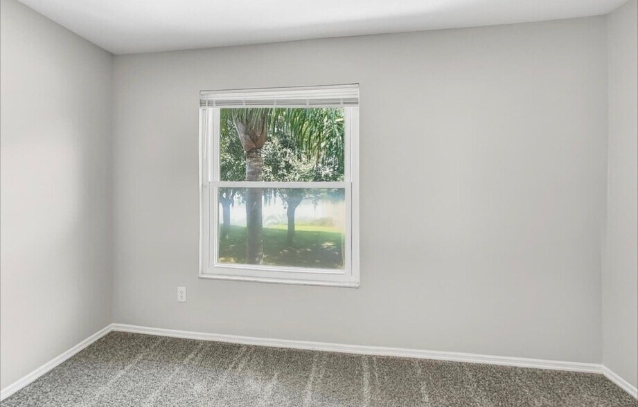 Building Photo - 13933 Jacobson Dr