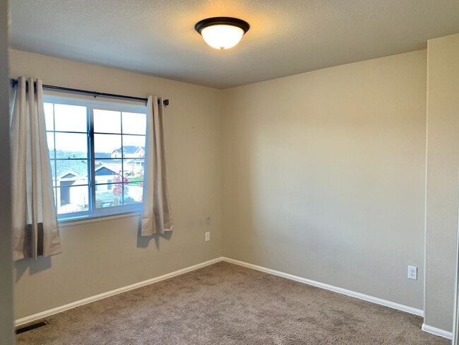 Building Photo - Beautiful 4 Bed/3 Bath West Greeley Home – Spacious Lot & Great Location!