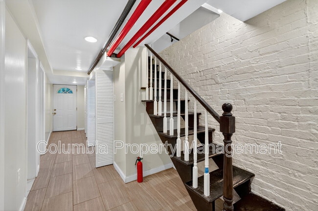 Building Photo - 3523 Warder St NW