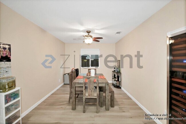 Building Photo - 34142 Dianthus Ln