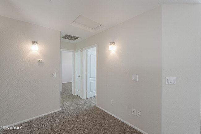 Building Photo - 40402 W Hayden Dr