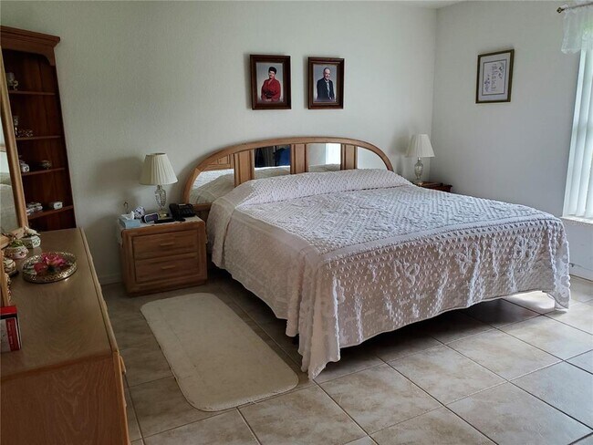Building Photo - 1051 SW 85th Way