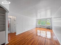 Building Photo - 2600 E 21st St