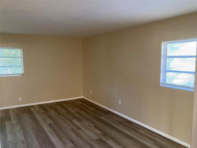Building Photo - 1194 Porter Dr