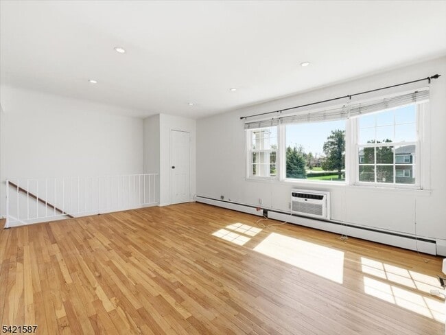 Building Photo - 115 Pitney Pl