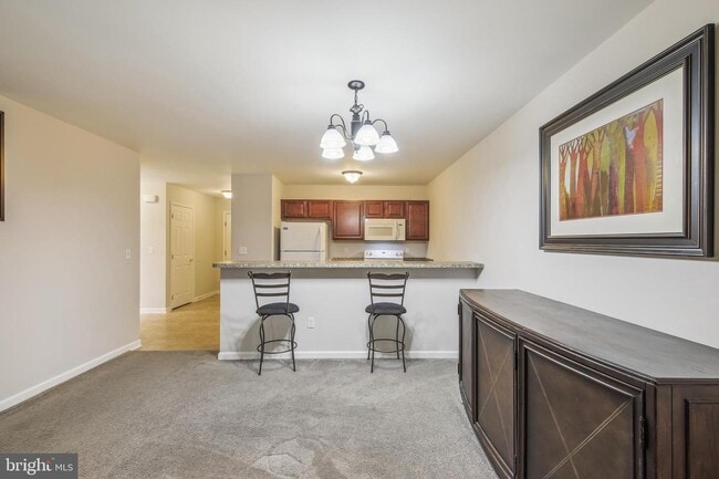 Primary Photo - 102 Hunter's Way