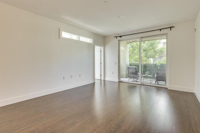 Building Photo - 2801 Dulce Ln
