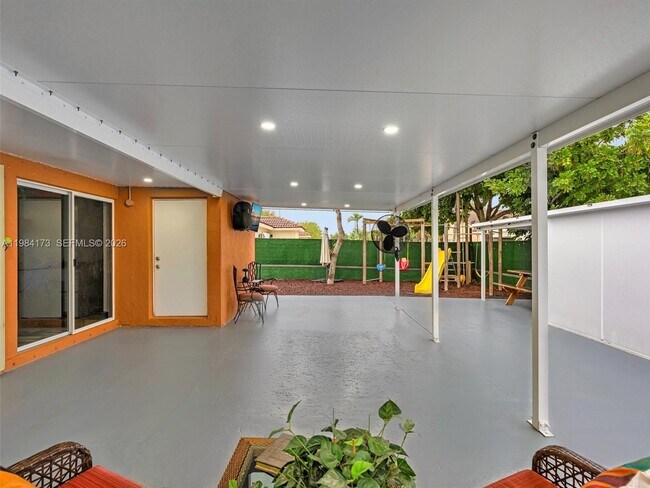 Building Photo - 7879 NW 193rd Ter