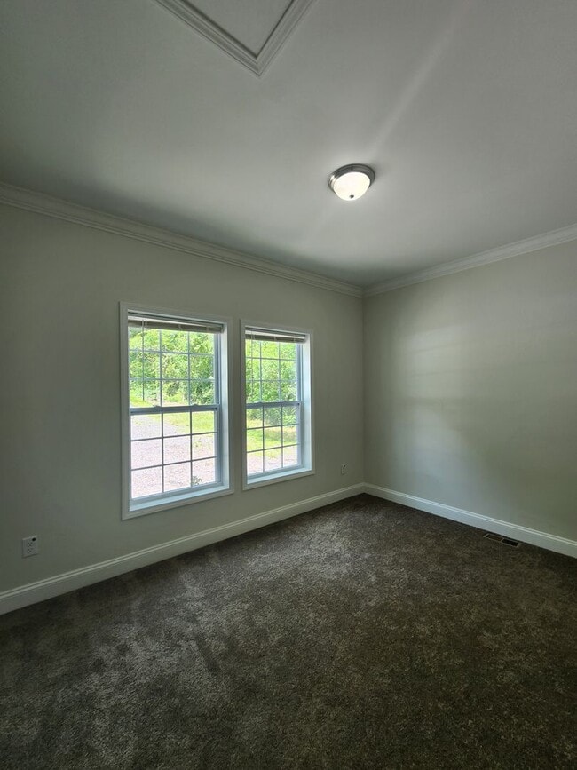 Building Photo - 68 Brevard Knoll Dr