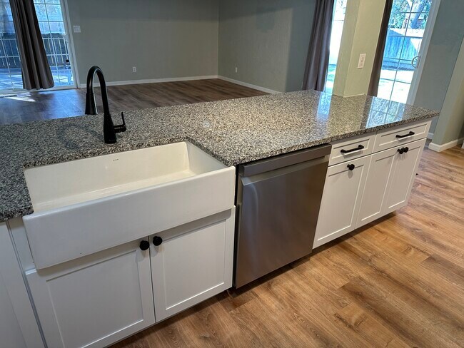 Building Photo - 720 Freeman Rd