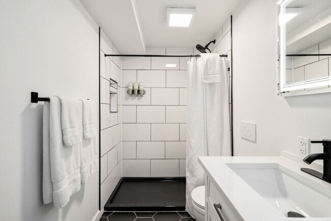 Building Photo - 3413 N 8th St