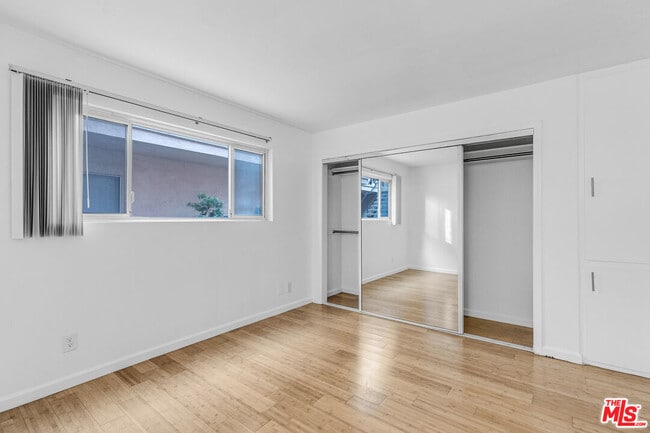 Building Photo - 2627 5th St