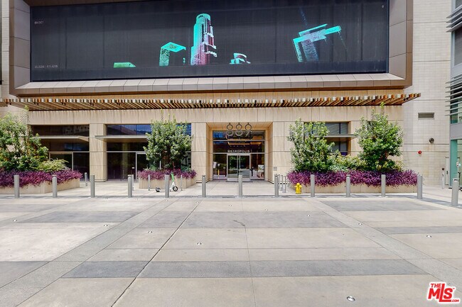 Building Photo - 889 Francisco St