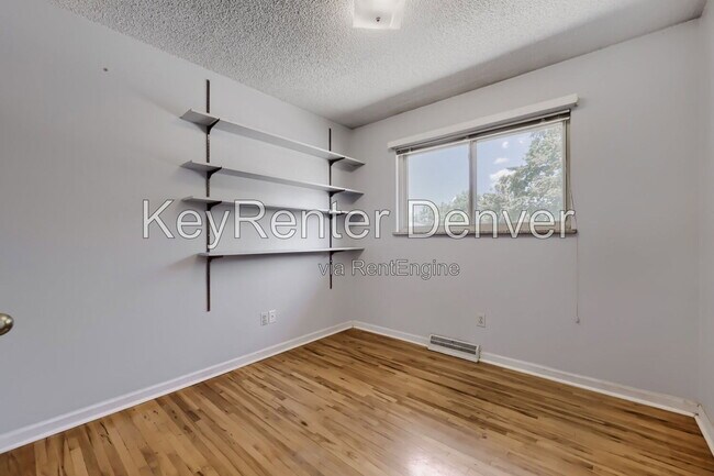 Building Photo - 6313 Pierson St