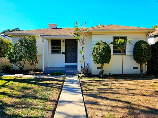 Front - 1749 S Carmelina Ave