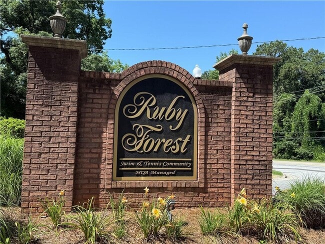 Building Photo - 430 Ruby Forest Pkwy