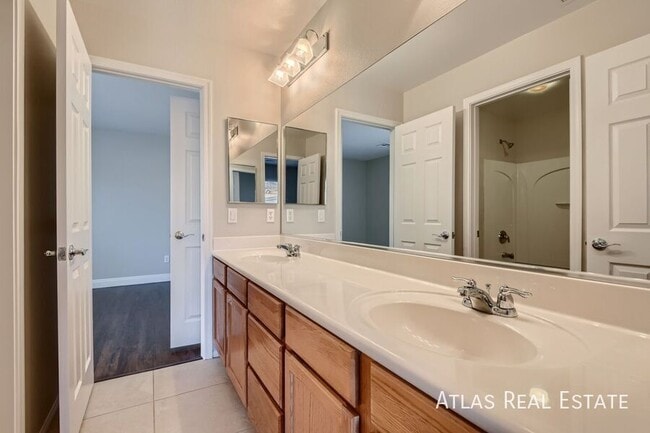 Building Photo - 6522 Chinatown St