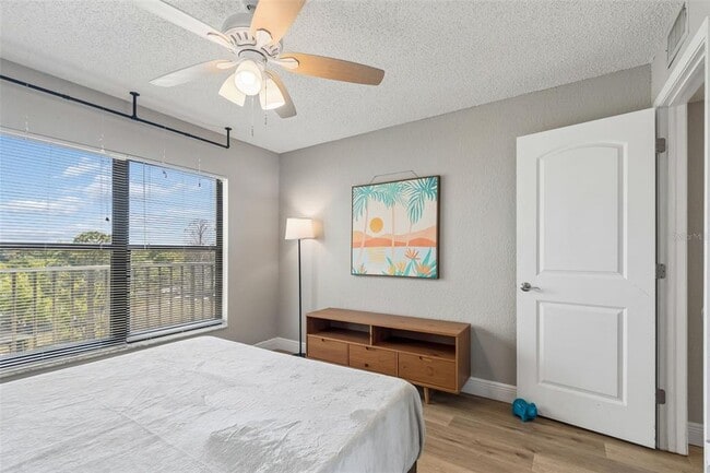 Building Photo - 900 Cove Cay Dr